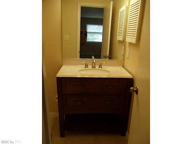 115 Roane Dr Apt E, Hampton, VA 23669