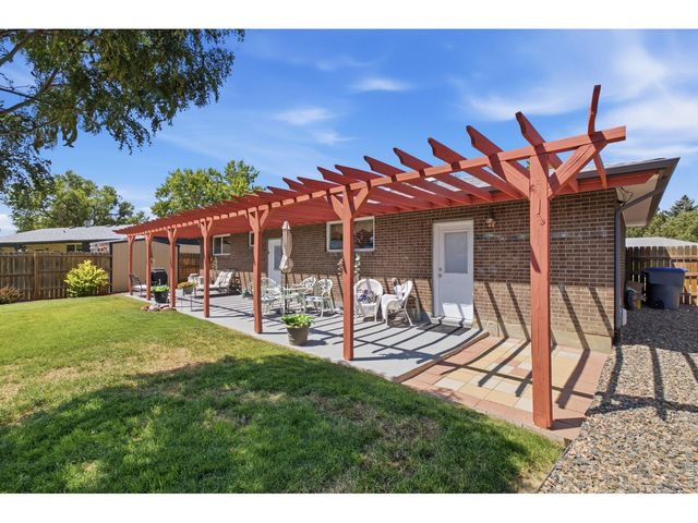 4 S Gay Dr, Longmont, CO 80501