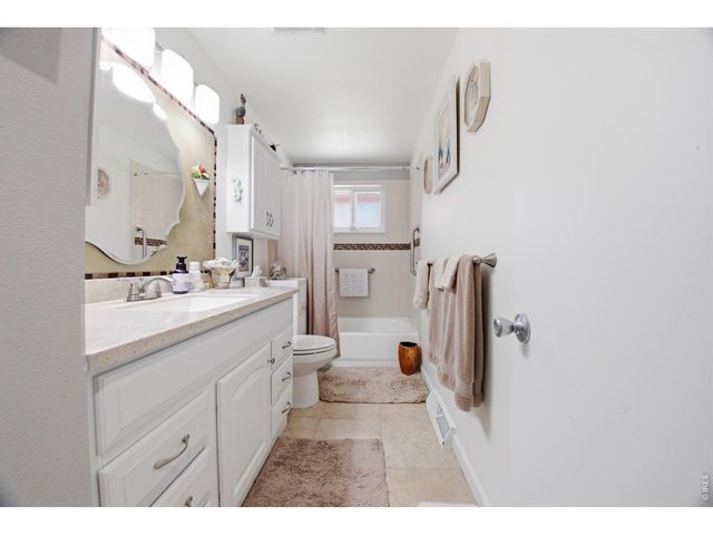 4 S Gay Dr, Longmont, CO 80501