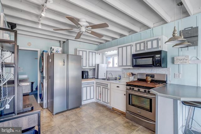 30 W MOHAWK DR, Little Egg Harbor Twp, NJ 08087