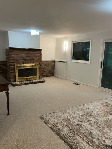 21W205 Coronet Road, Lombard, IL 60148