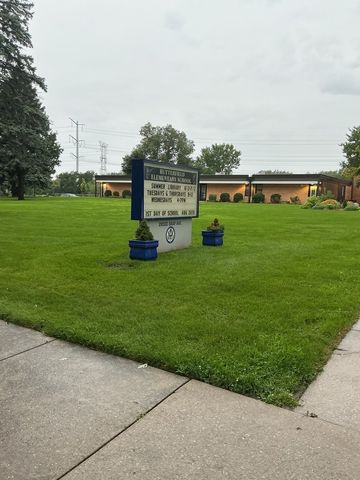 21W205 Coronet Road, Lombard, IL 60148