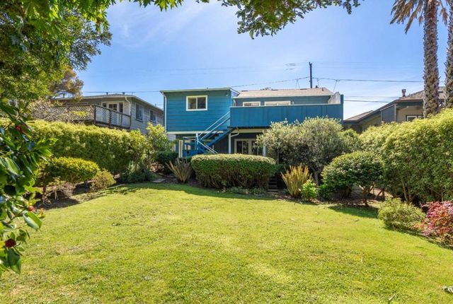 325 14th Avenue, Santa Cruz, CA 95062