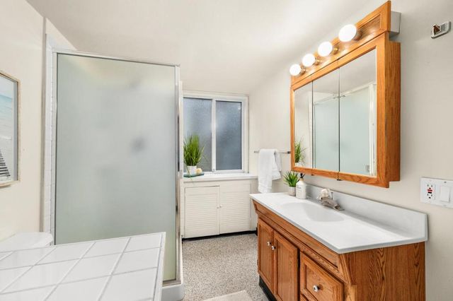 325 14th Avenue, Santa Cruz, CA 95062