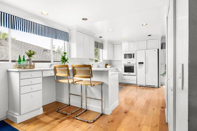 325 14th Avenue, Santa Cruz, CA 95062