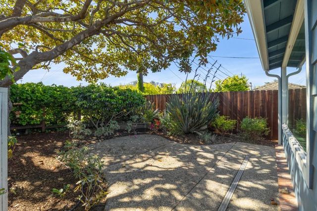 325 14th Avenue, Santa Cruz, CA 95062