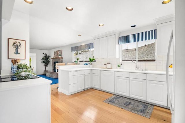 325 14th Avenue, Santa Cruz, CA 95062