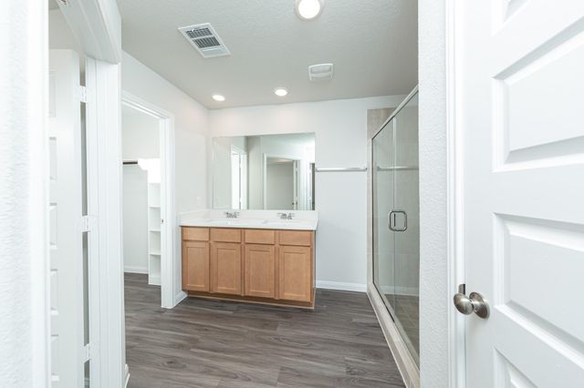 213 Lake Estates Drive, Montgomery, TX 77356