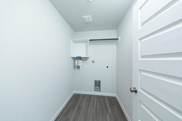 213 Lake Estates Drive, Montgomery, TX 77356