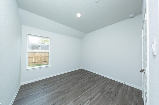 213 Lake Estates Drive, Montgomery, TX 77356