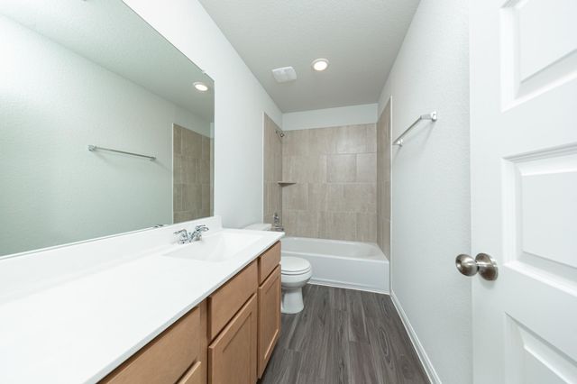 213 Lake Estates Drive, Montgomery, TX 77356