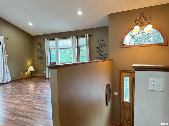 2208 GRANADA Drive, Pekin, IL 61554