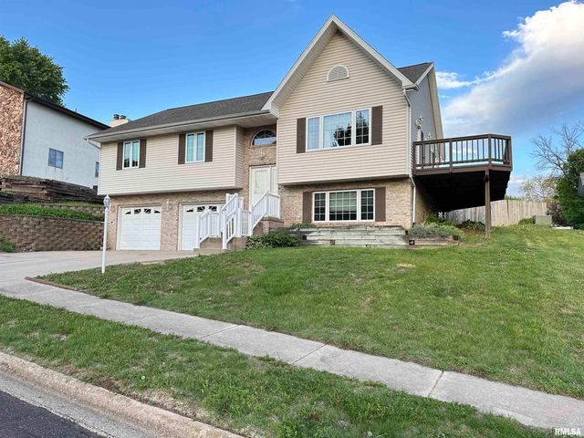 2208 GRANADA Drive, Pekin, IL 61554