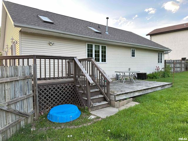 2208 GRANADA Drive, Pekin, IL 61554