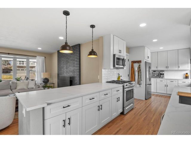 1115 W Hinsdale Dr, Littleton, CO 80120