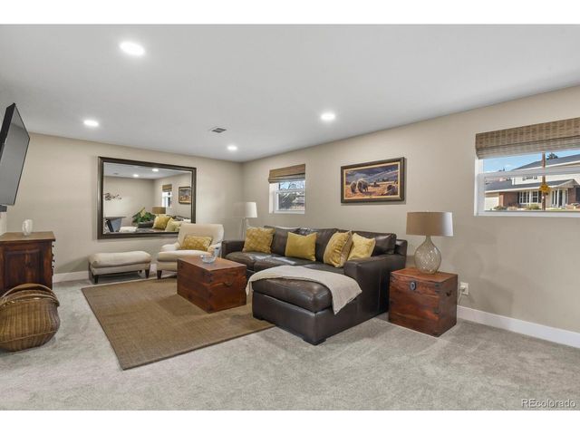 1115 W Hinsdale Dr, Littleton, CO 80120