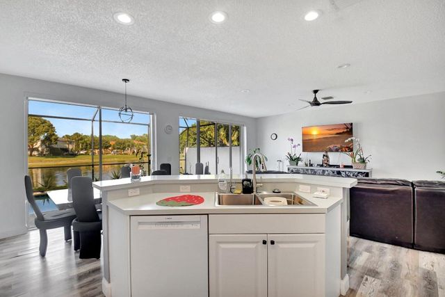 7647 Rockport Circle, Lake Worth, FL 33467