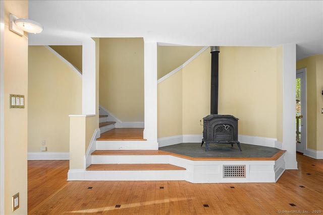 86 Lynn Road, Essex, CT 06442