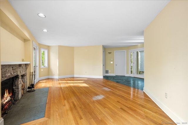 86 Lynn Road, Essex, CT 06442