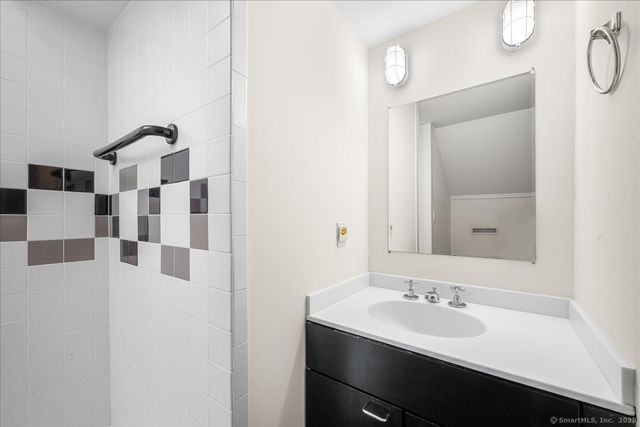 86 Lynn Road, Essex, CT 06442