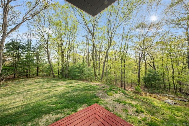 86 Lynn Road, Essex, CT 06442