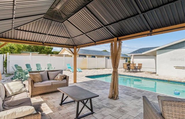 5127 CAESAR WAY S, St Petersburg, FL 33712