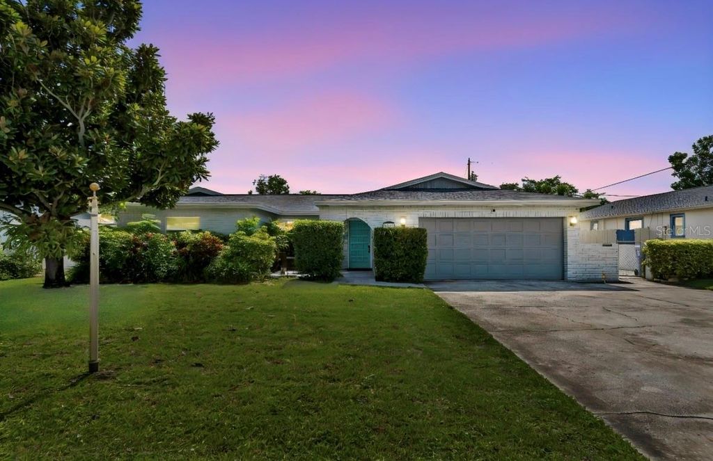 5127 CAESAR WAY S, St Petersburg, FL 33712