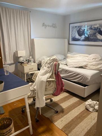 163 College Ave B, Somerville, MA 02144