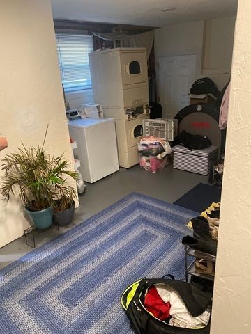 163 College Ave B, Somerville, MA 02144