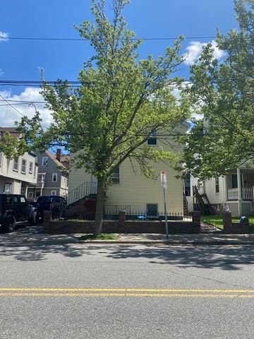 163 College Ave B, Somerville, MA 02144