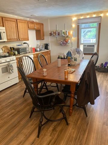 163 College Ave B, Somerville, MA 02144