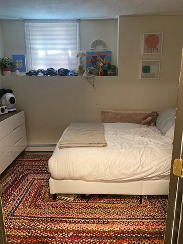 163 College Ave B, Somerville, MA 02144