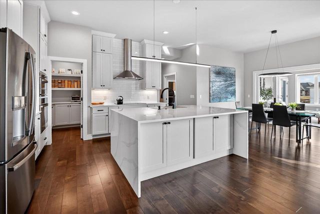 2012 Paris Lane, Cottage Grove, WI 53527