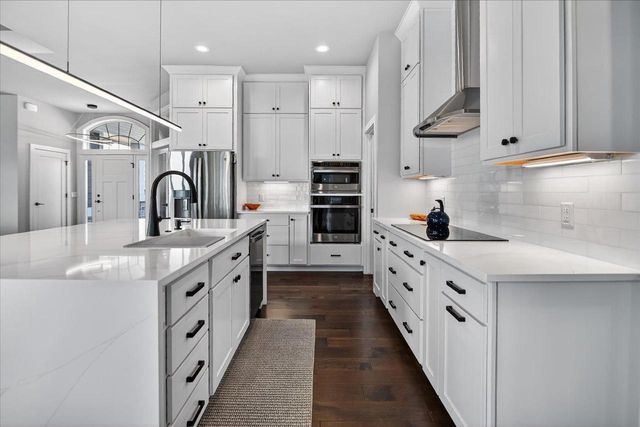 2012 Paris Lane, Cottage Grove, WI 53527