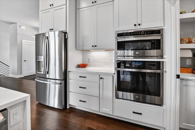 2012 Paris Lane, Cottage Grove, WI 53527