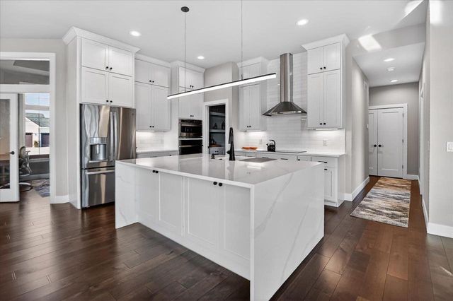 2012 Paris Lane, Cottage Grove, WI 53527