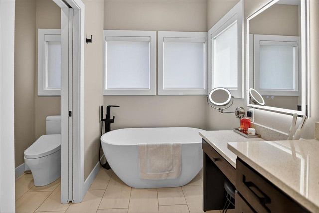 2012 Paris Lane, Cottage Grove, WI 53527