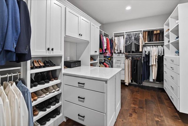 2012 Paris Lane, Cottage Grove, WI 53527