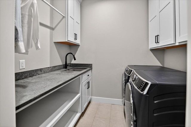 2012 Paris Lane, Cottage Grove, WI 53527