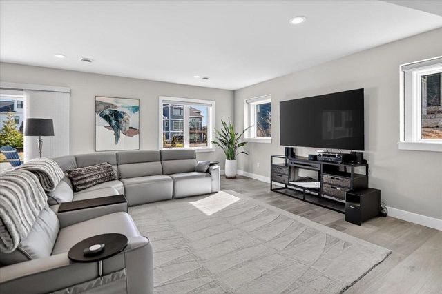 2012 Paris Lane, Cottage Grove, WI 53527