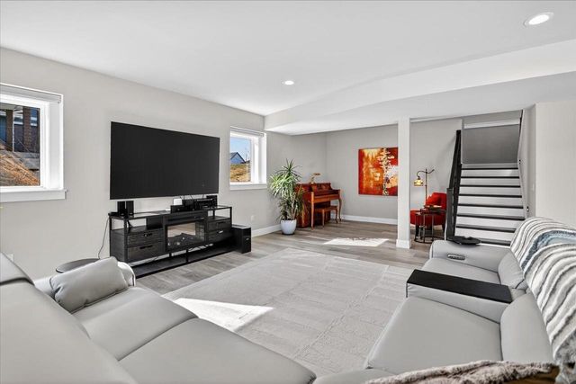 2012 Paris Lane, Cottage Grove, WI 53527