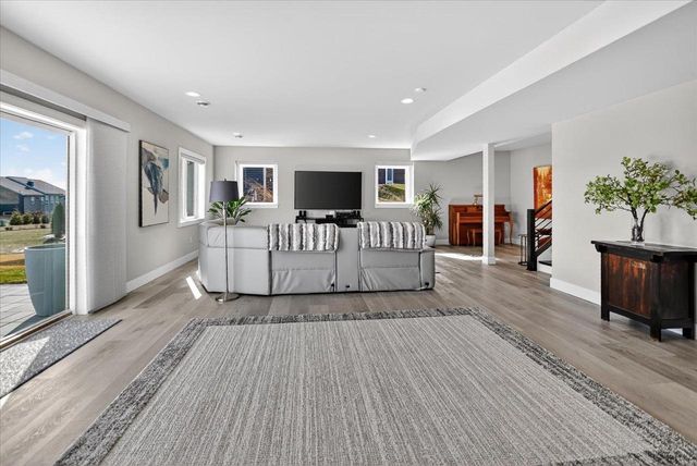 2012 Paris Lane, Cottage Grove, WI 53527