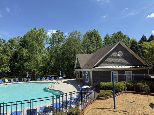 109 Highland Pointe Circle E, Dawsonville, GA 30534