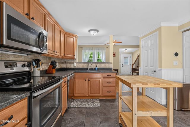 34 Pepperbush Place, Malta, NY 12020