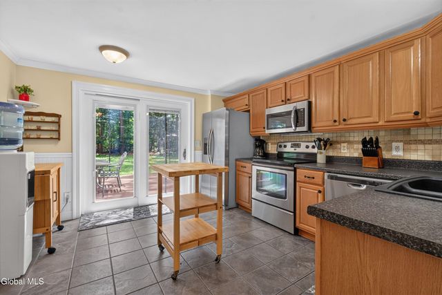 34 Pepperbush Place, Malta, NY 12020