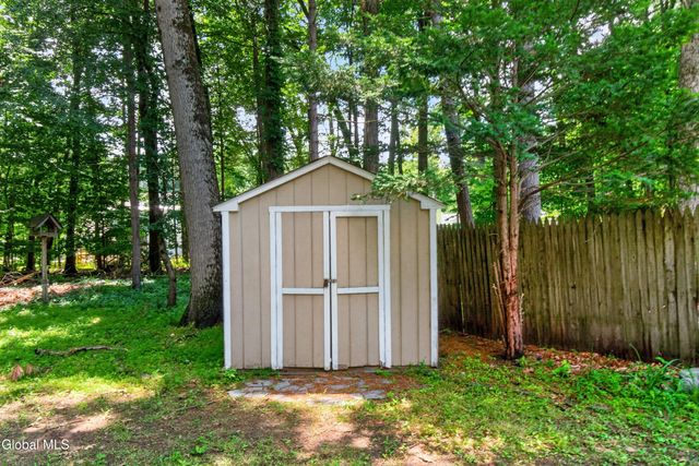 34 Pepperbush Place, Malta, NY 12020