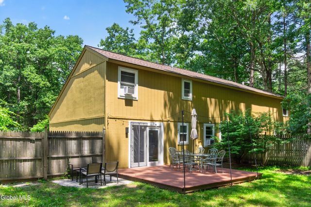 34 Pepperbush Place, Malta, NY 12020