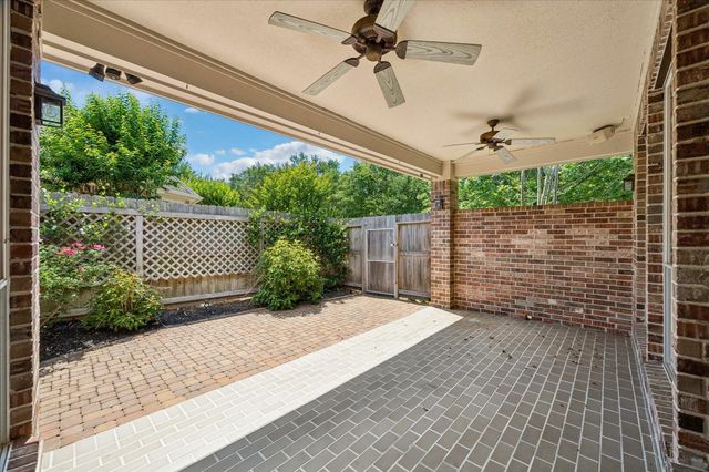 4510 Cypress Pond Court, Houston, TX 77059