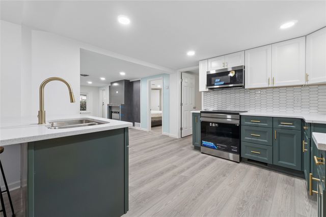1824 CLIFFORD Drive, Erie, PA 16505