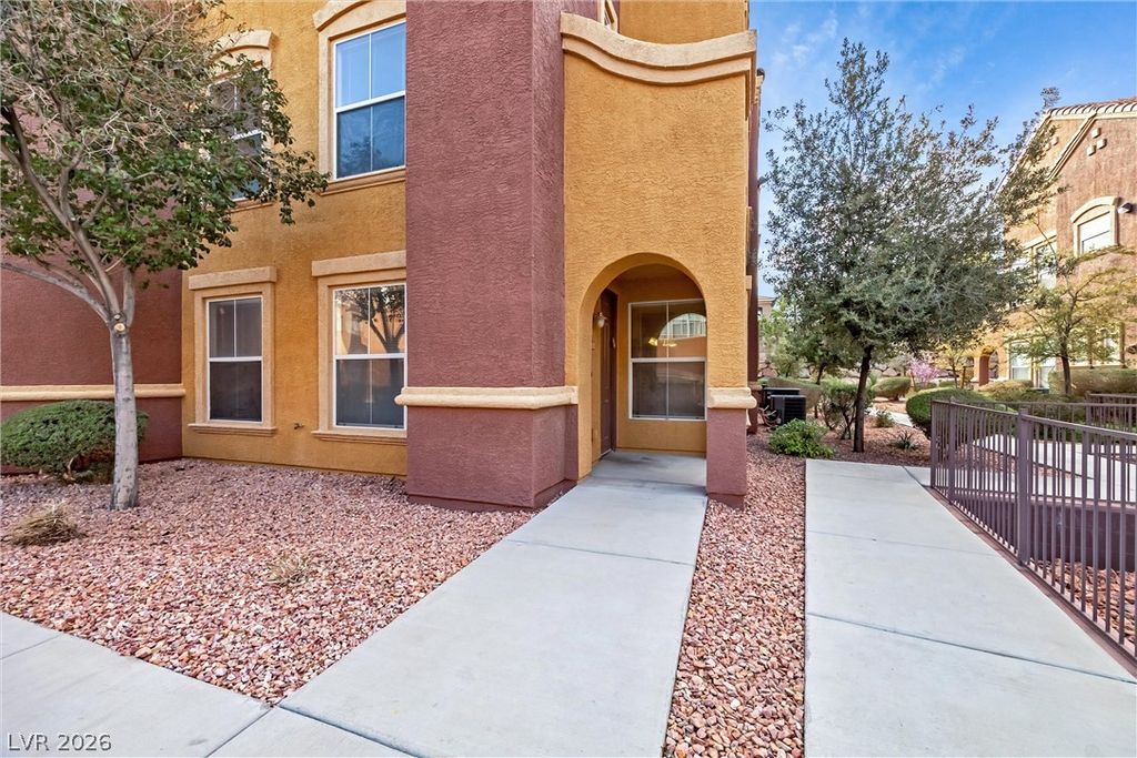 3975 North Hualapai Way 156, Las Vegas, NV 89129 — exterior